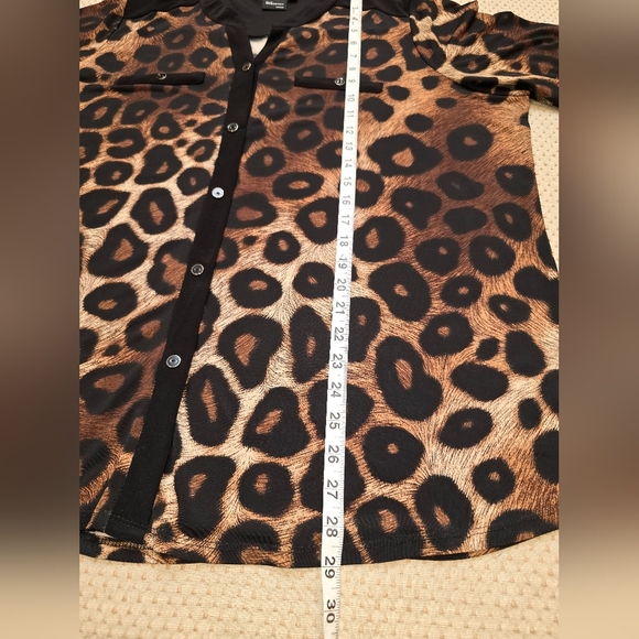 ELLIE McCarthy Blouse Women’s Sz 3X Button Down Leopard Print Polyester … - Picture 10 of 10